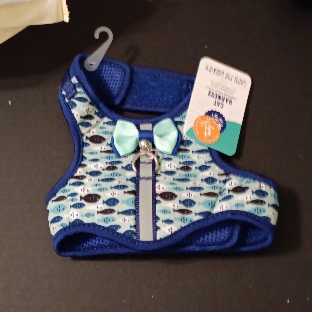 Reflective cat harness